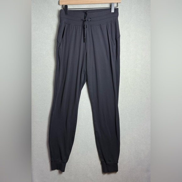 Lululemon Womens Ready to Rulu 7/8 Jogger Athleisure Lounge Pants Black Size 4 - Picture 1 of 12